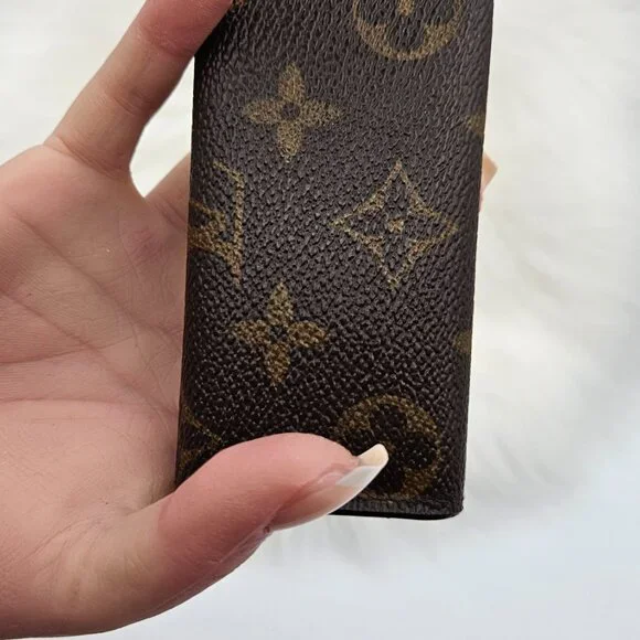 Louis Vuitton Monogram Key Case - Picture 8 of 15